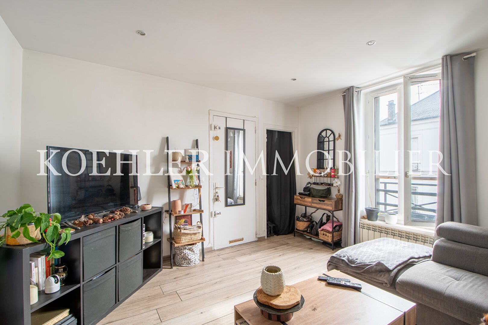 APPARTEMENT - LE RAINCY - 02